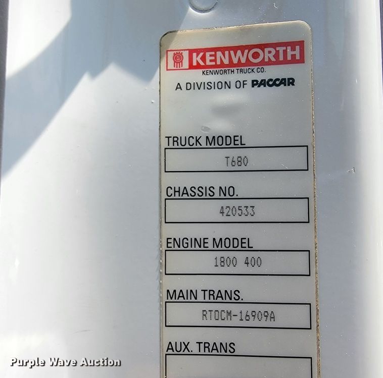 image for item HY9035 2015 Kenworth T680  semi truck