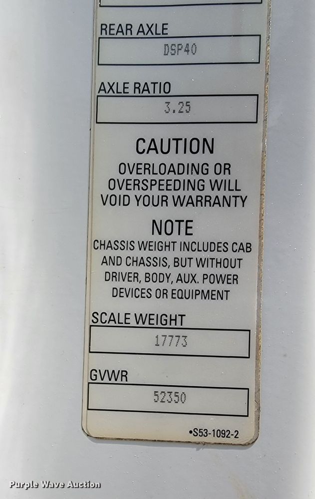 image for item HY9035 2015 Kenworth T680  semi truck