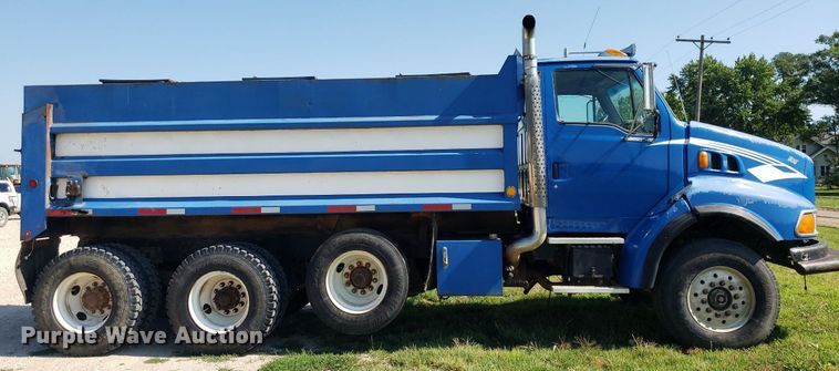 image for item IP9391 1998 Ford LT9000  dump truck
