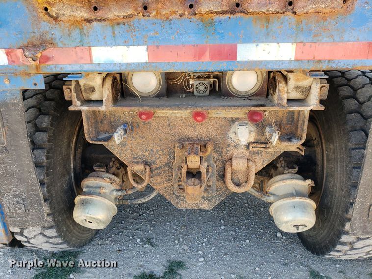 image for item IP9391 1998 Ford LT9000  dump truck