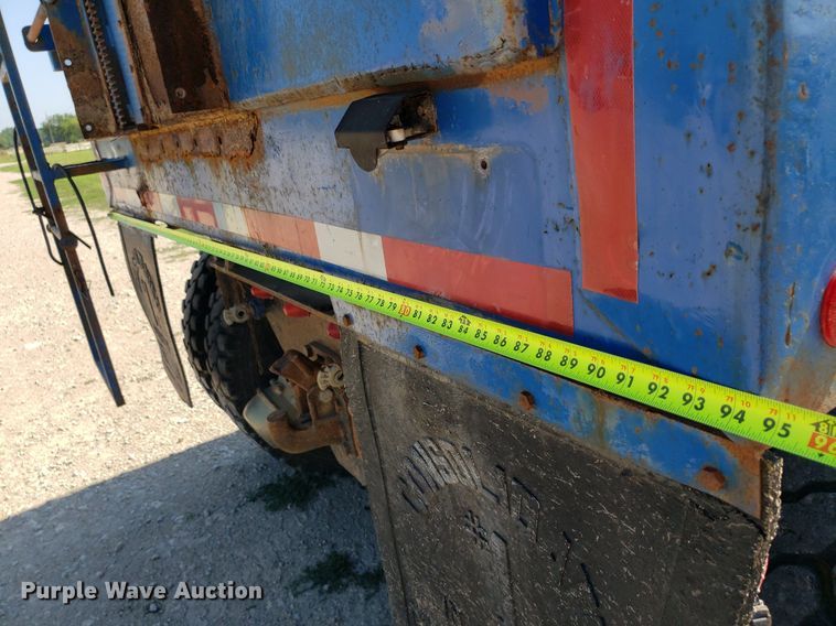 image for item IP9391 1998 Ford LT9000  dump truck