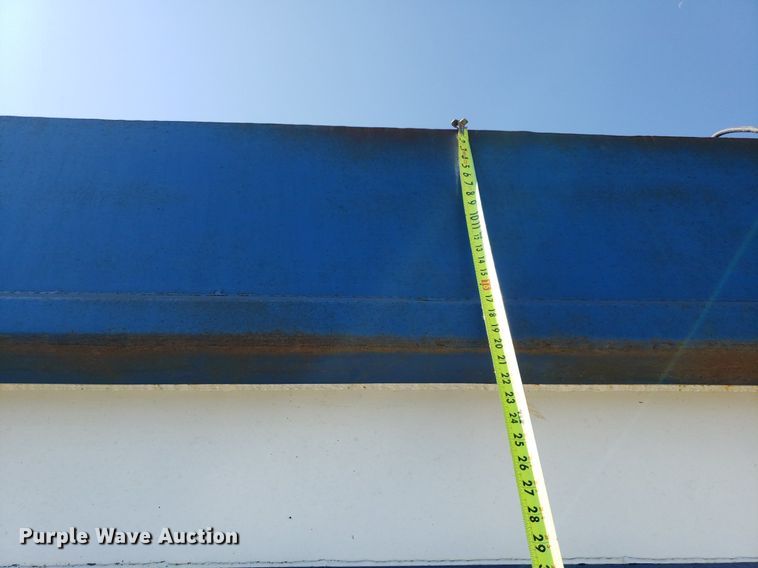 image for item IP9391 1998 Ford LT9000  dump truck