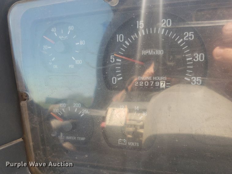 image for item IP9391 1998 Ford LT9000  dump truck