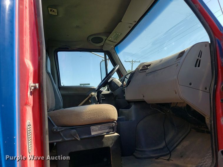 image for item IP9391 1998 Ford LT9000  dump truck