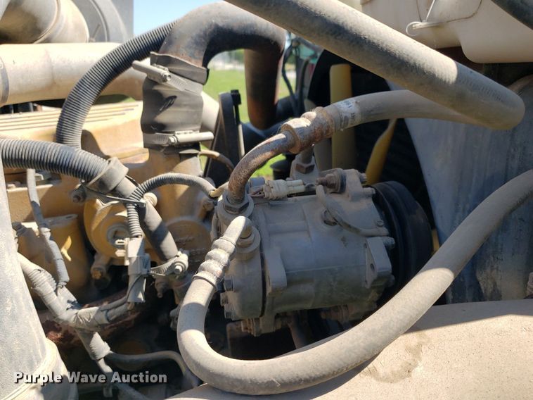 image for item IP9391 1998 Ford LT9000  dump truck