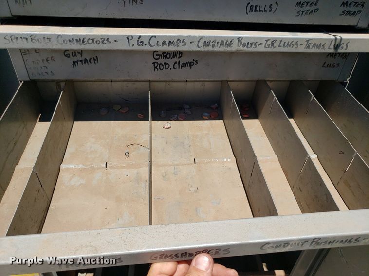 image for item IP9393 1983 Ford 8000  bucket truck