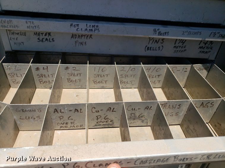 image for item IP9393 1983 Ford 8000  bucket truck