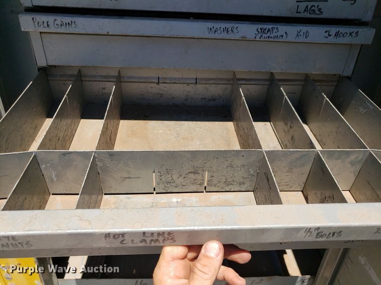 image for item IP9393 1983 Ford 8000  bucket truck