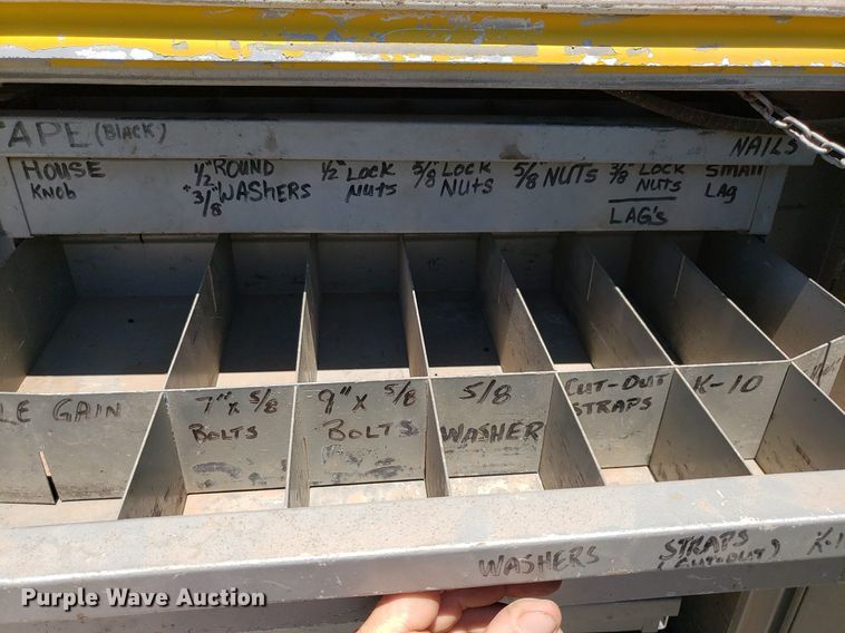 image for item IP9393 1983 Ford 8000  bucket truck