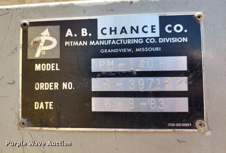 image for item IP9393 1983 Ford 8000  bucket truck