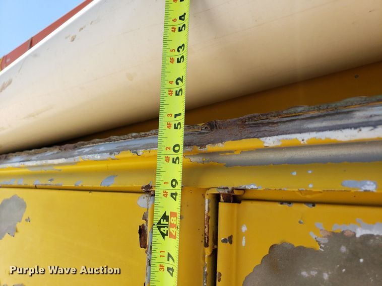 image for item IP9393 1983 Ford 8000  bucket truck