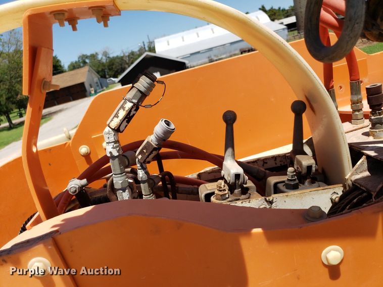 image for item IP9393 1983 Ford 8000  bucket truck