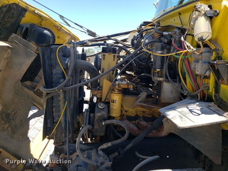 image for item IP9393 1983 Ford 8000  bucket truck