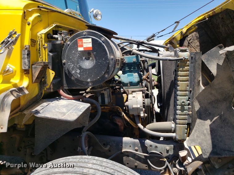 image for item IP9393 1983 Ford 8000  bucket truck