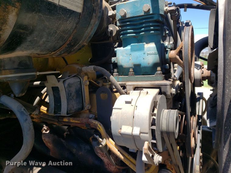 image for item IP9393 1983 Ford 8000  bucket truck