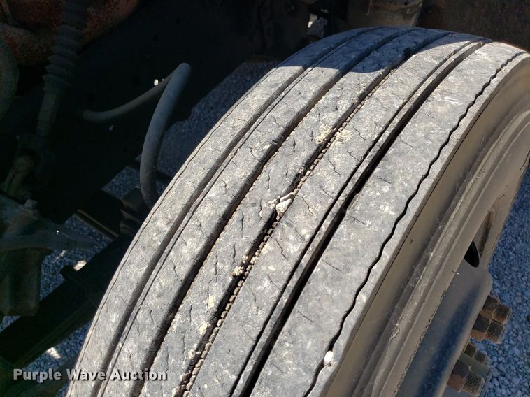 image for item IP9393 1983 Ford 8000  bucket truck