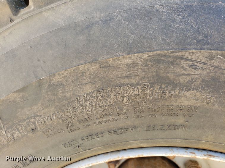 image for item IP9393 1983 Ford 8000  bucket truck