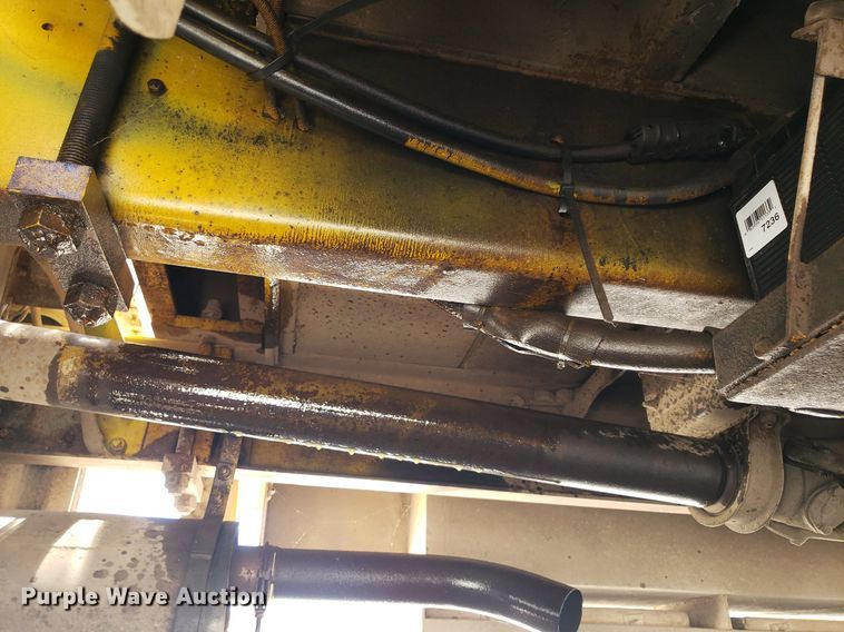 image for item IP9393 1983 Ford 8000  bucket truck