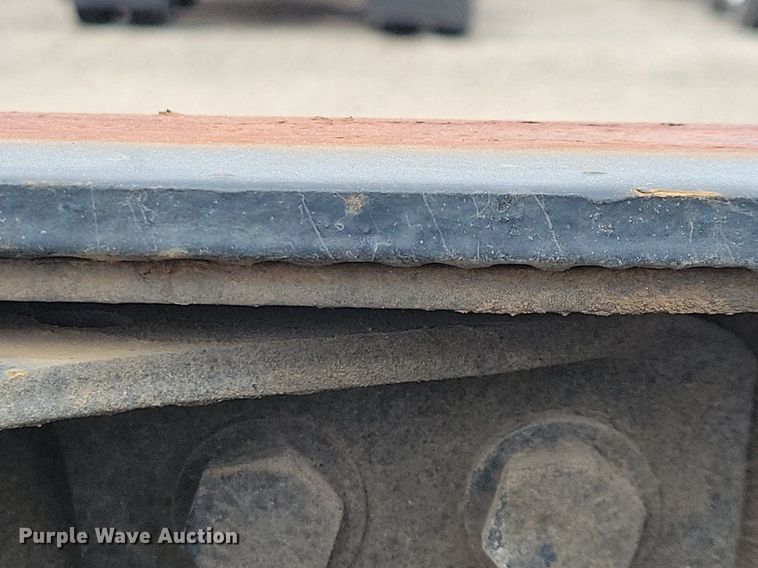 image for item JO9288 2005 Sterling LT9500  truck cab and chassis