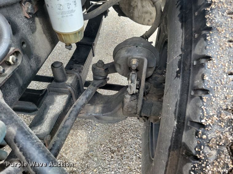 image for item JO9288 2005 Sterling LT9500  truck cab and chassis