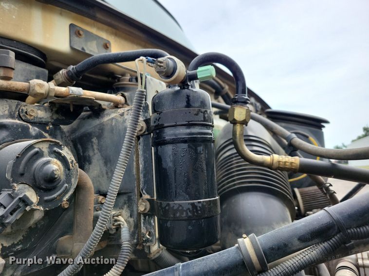 image for item JO9288 2005 Sterling LT9500  truck cab and chassis