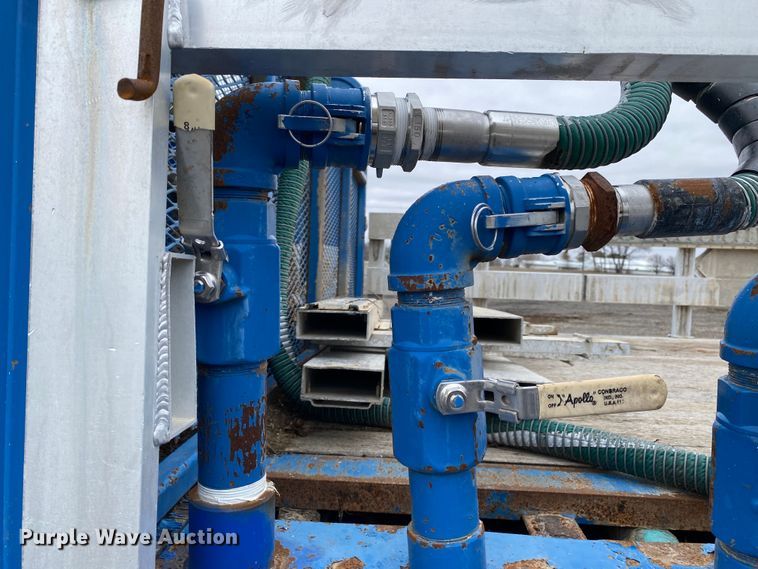 image for item JW9155 2013 Peterbilt 367  flatbed truck