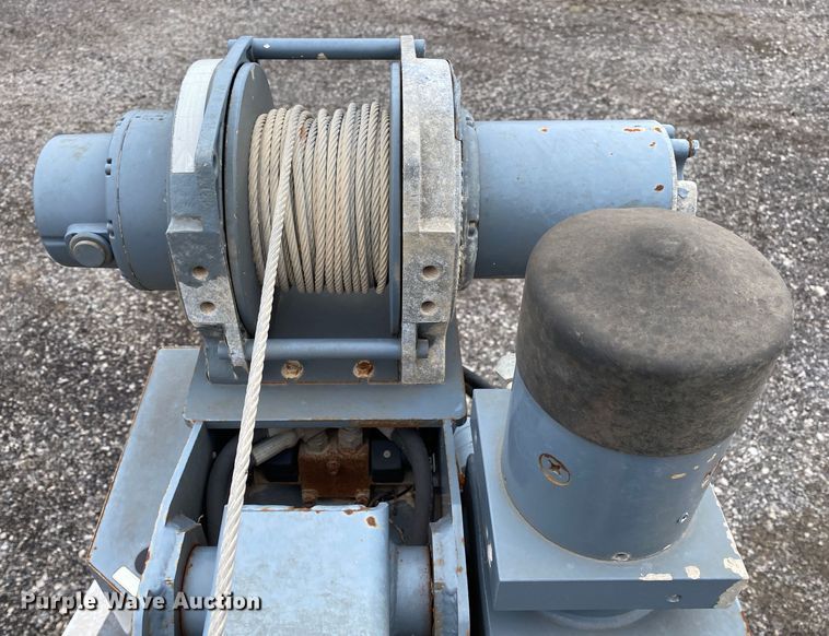 image for item JW9155 2013 Peterbilt 367  flatbed truck