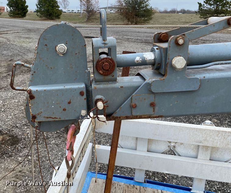 image for item JW9155 2013 Peterbilt 367  flatbed truck