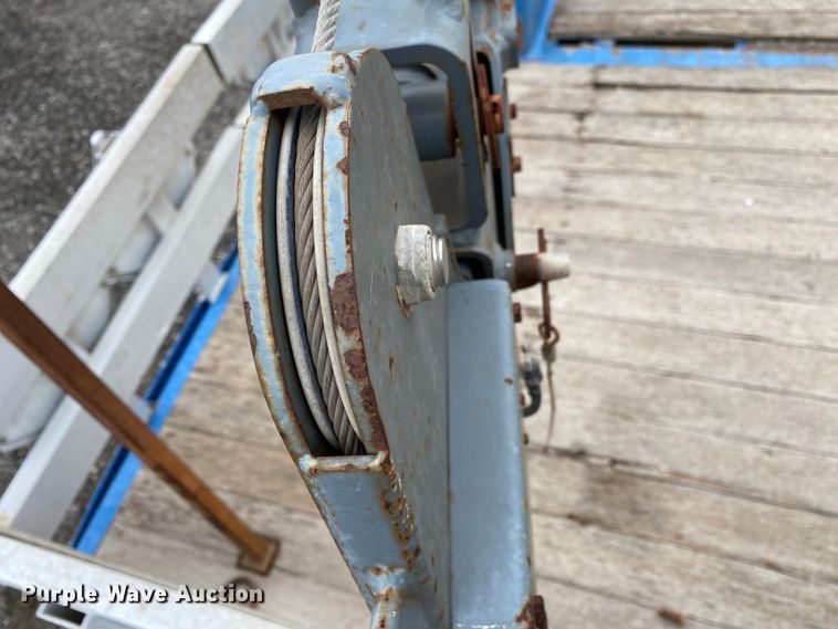 image for item JW9155 2013 Peterbilt 367  flatbed truck