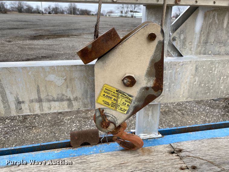 image for item JW9155 2013 Peterbilt 367  flatbed truck