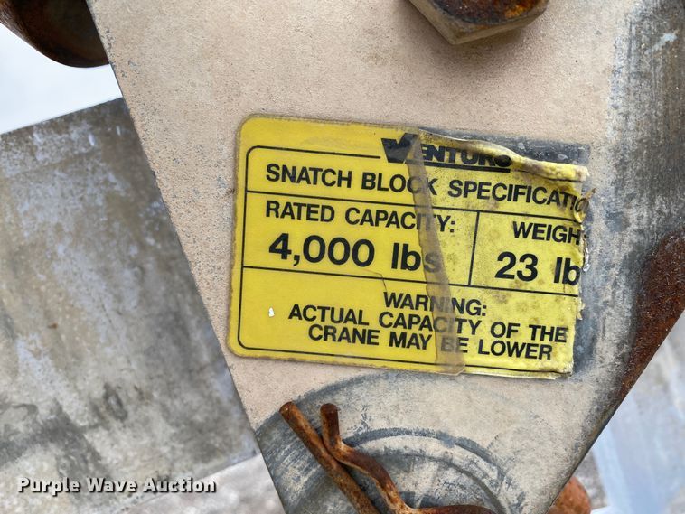 image for item JW9155 2013 Peterbilt 367  flatbed truck