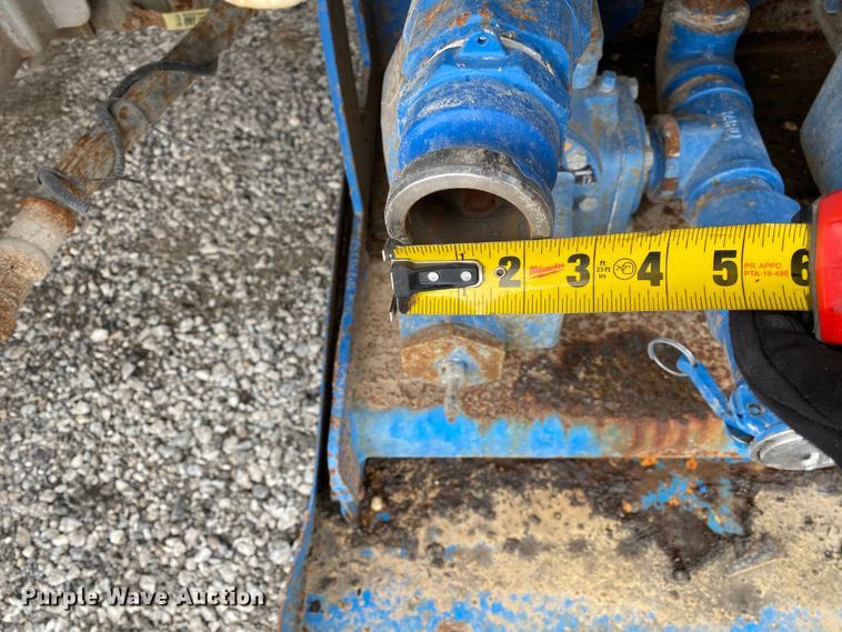 image for item JW9155 2013 Peterbilt 367  flatbed truck