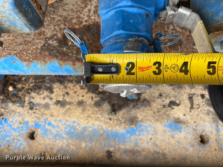 image for item JW9155 2013 Peterbilt 367  flatbed truck