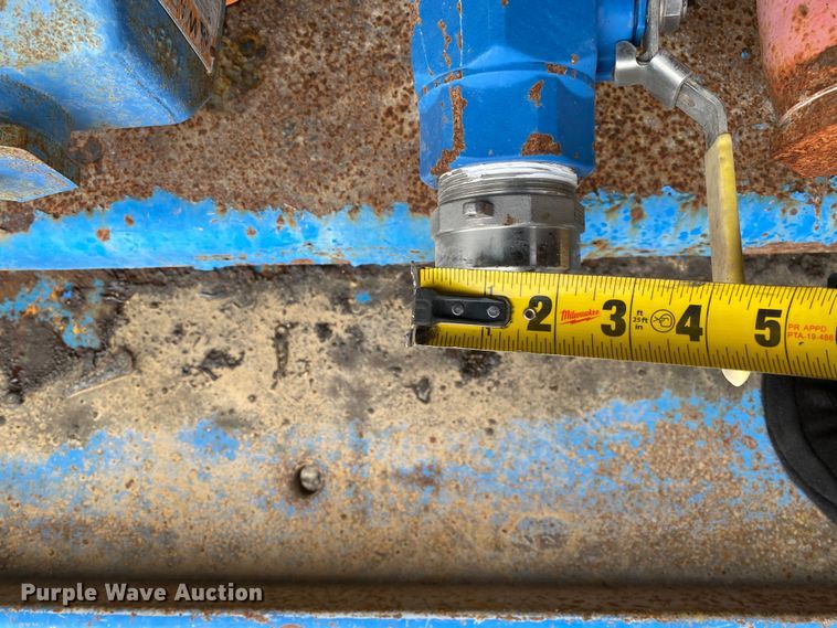 image for item JW9155 2013 Peterbilt 367  flatbed truck