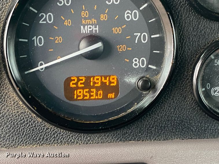 image for item JW9155 2013 Peterbilt 367  flatbed truck