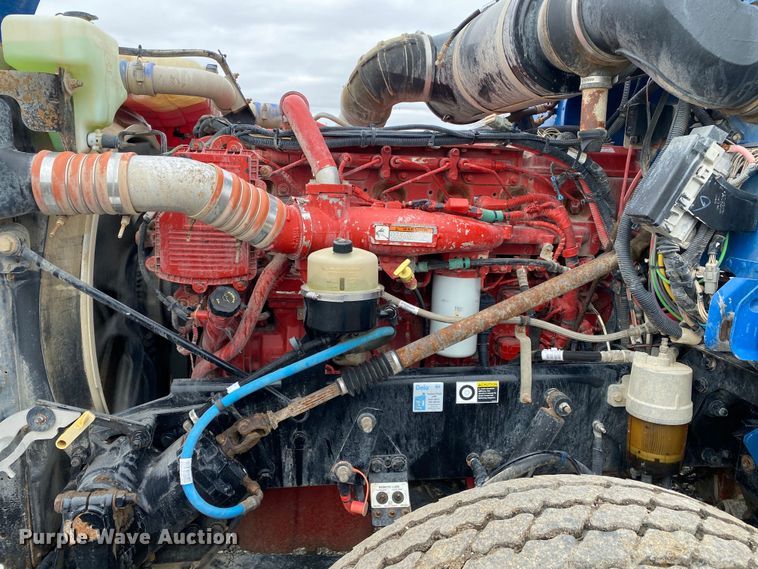 image for item JW9155 2013 Peterbilt 367  flatbed truck