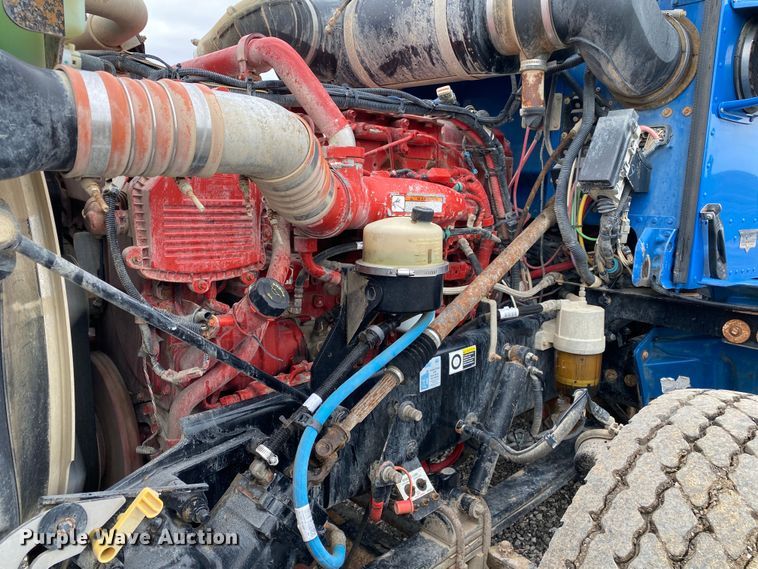 image for item JW9155 2013 Peterbilt 367  flatbed truck