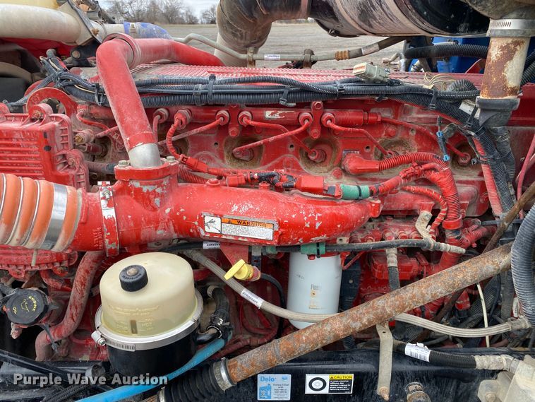 image for item JW9155 2013 Peterbilt 367  flatbed truck