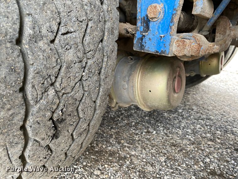 image for item JW9155 2013 Peterbilt 367  flatbed truck