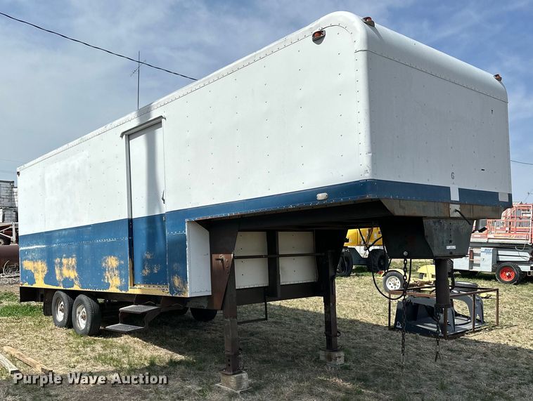 image for item KL9151 Enclosed cargo trailer
