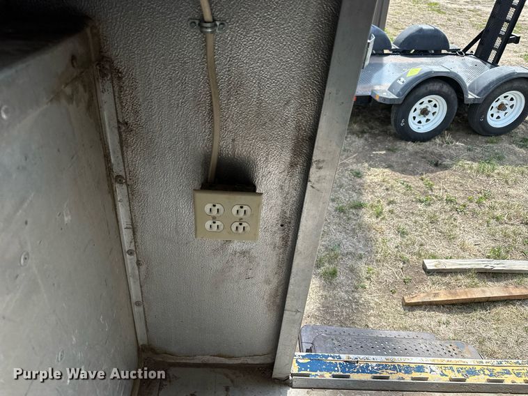 image for item KL9151 Enclosed cargo trailer