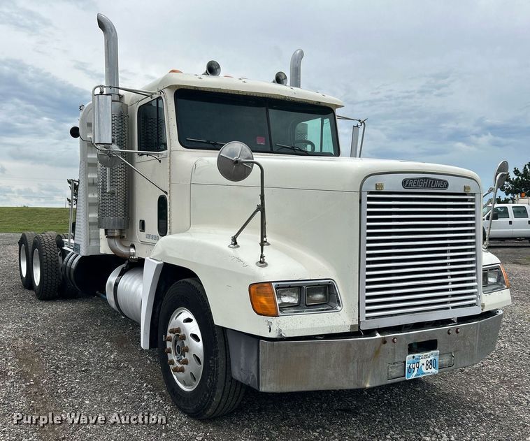 image for item KW9176 1996 Freightliner FLD semi truck