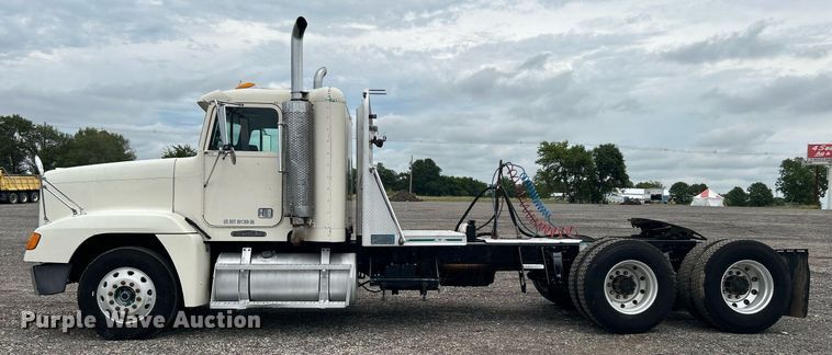 image for item KW9176 1996 Freightliner FLD semi truck