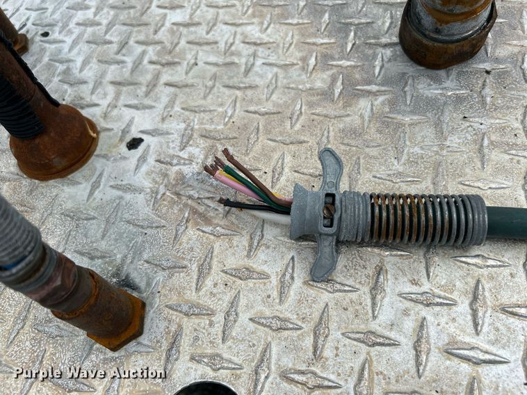 image for item KW9176 1996 Freightliner FLD semi truck