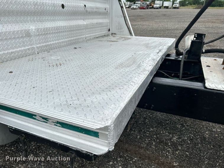 image for item KW9176 1996 Freightliner FLD semi truck