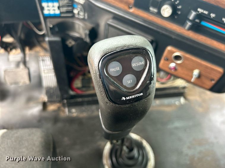 image for item KW9176 1996 Freightliner FLD semi truck