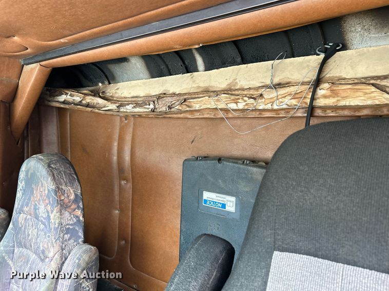 image for item KW9176 1996 Freightliner FLD semi truck