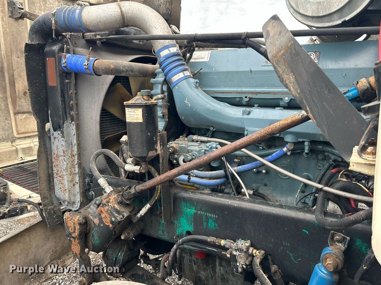 image for item KW9176 1996 Freightliner FLD semi truck