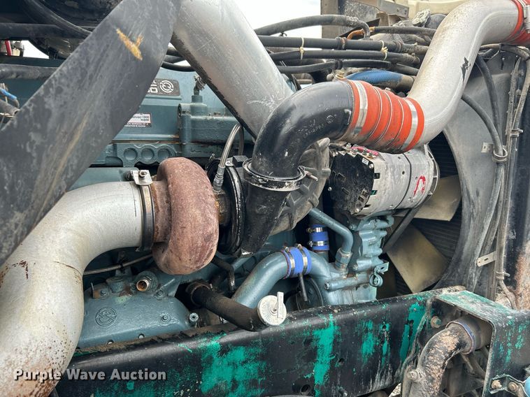 image for item KW9176 1996 Freightliner FLD semi truck