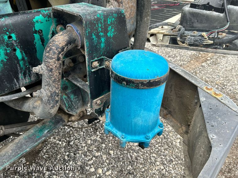 image for item KW9176 1996 Freightliner FLD semi truck